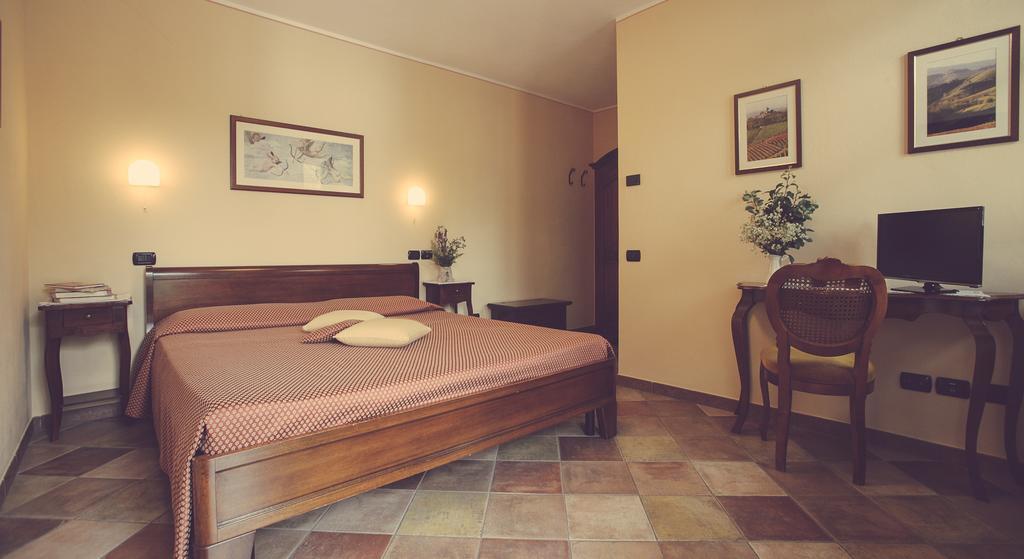 Casa Ressia Βίλα Άλμπα Δωμάτιο φωτογραφία